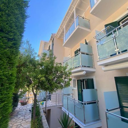 Oasis Hotel Perigiali Bagian luar foto