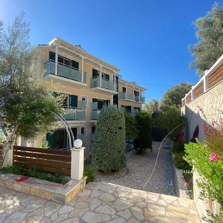 Oasis Hotel Perigiali Bagian luar foto