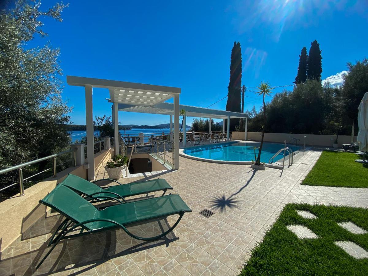 Oasis Hotel Perigiali Bagian luar foto