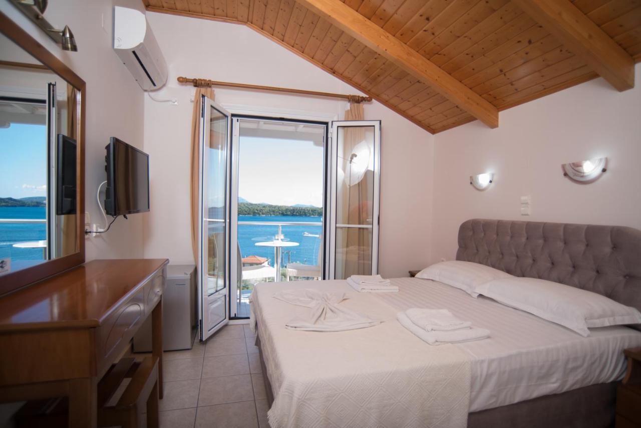 Oasis Hotel Perigiali Bagian luar foto