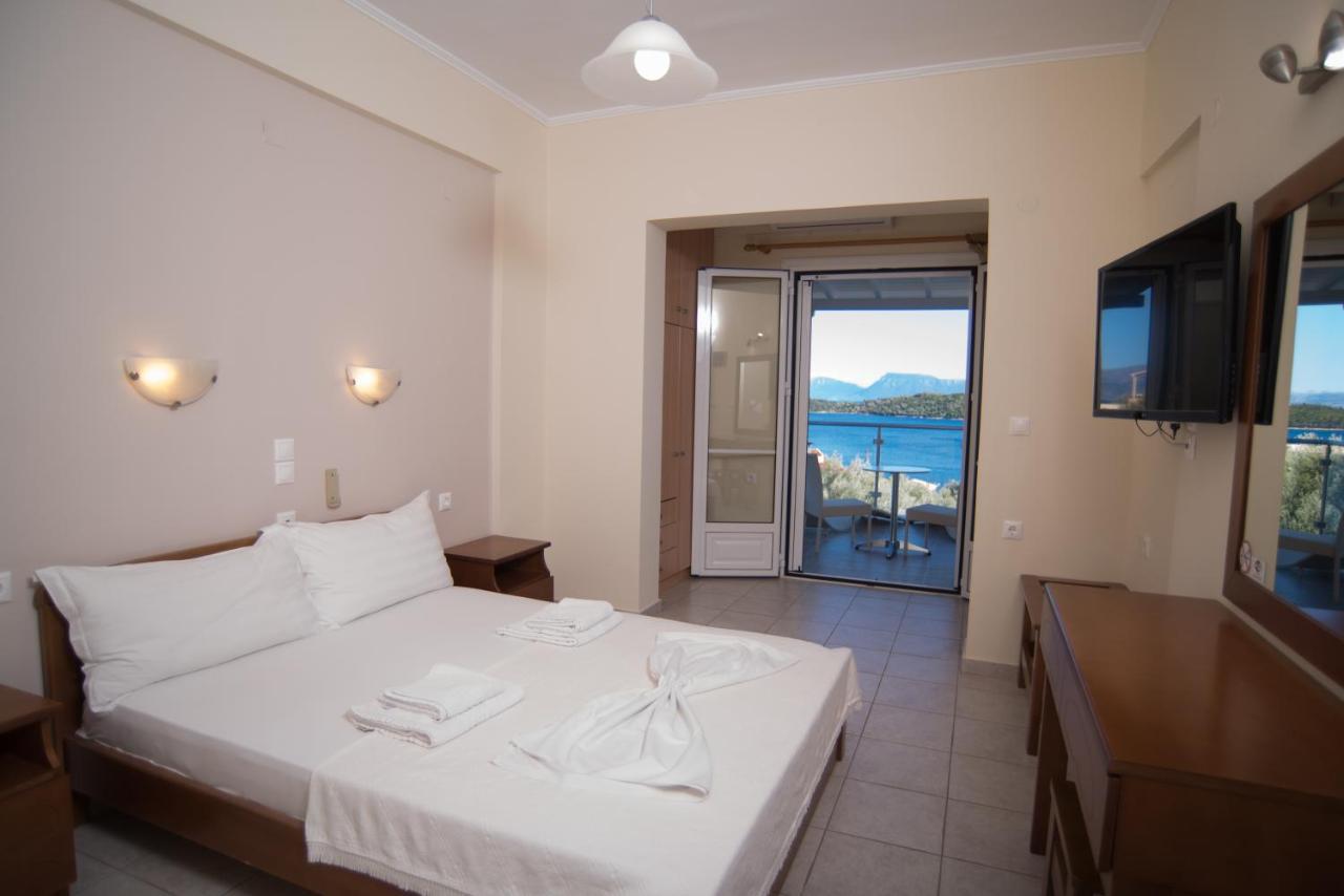 Oasis Hotel Perigiali Bagian luar foto