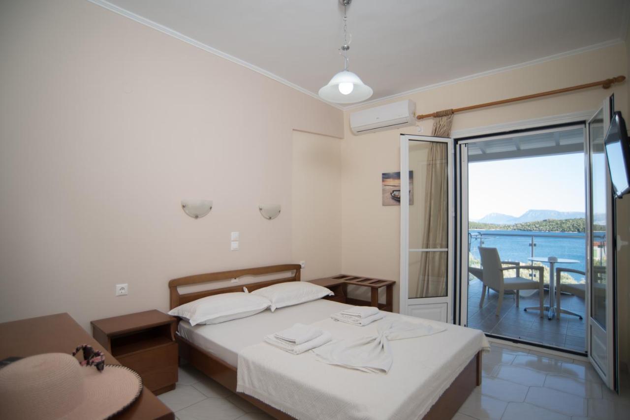 Oasis Hotel Perigiali Bagian luar foto