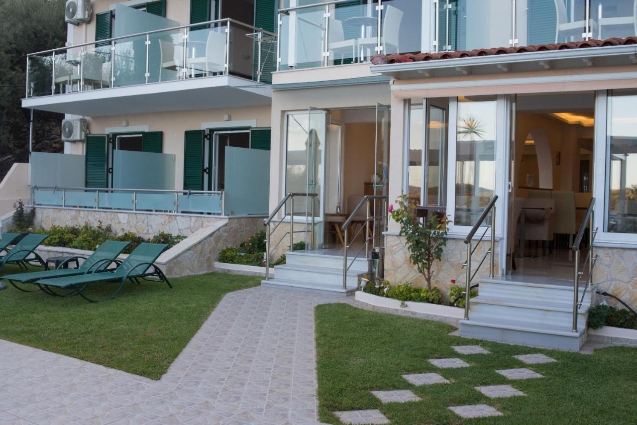 Oasis Hotel Perigiali Bagian luar foto