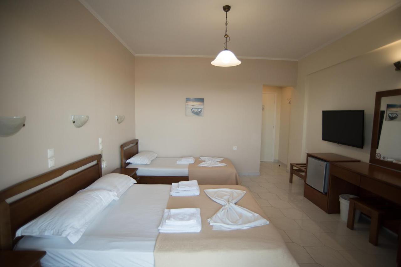 Oasis Hotel Perigiali Bagian luar foto