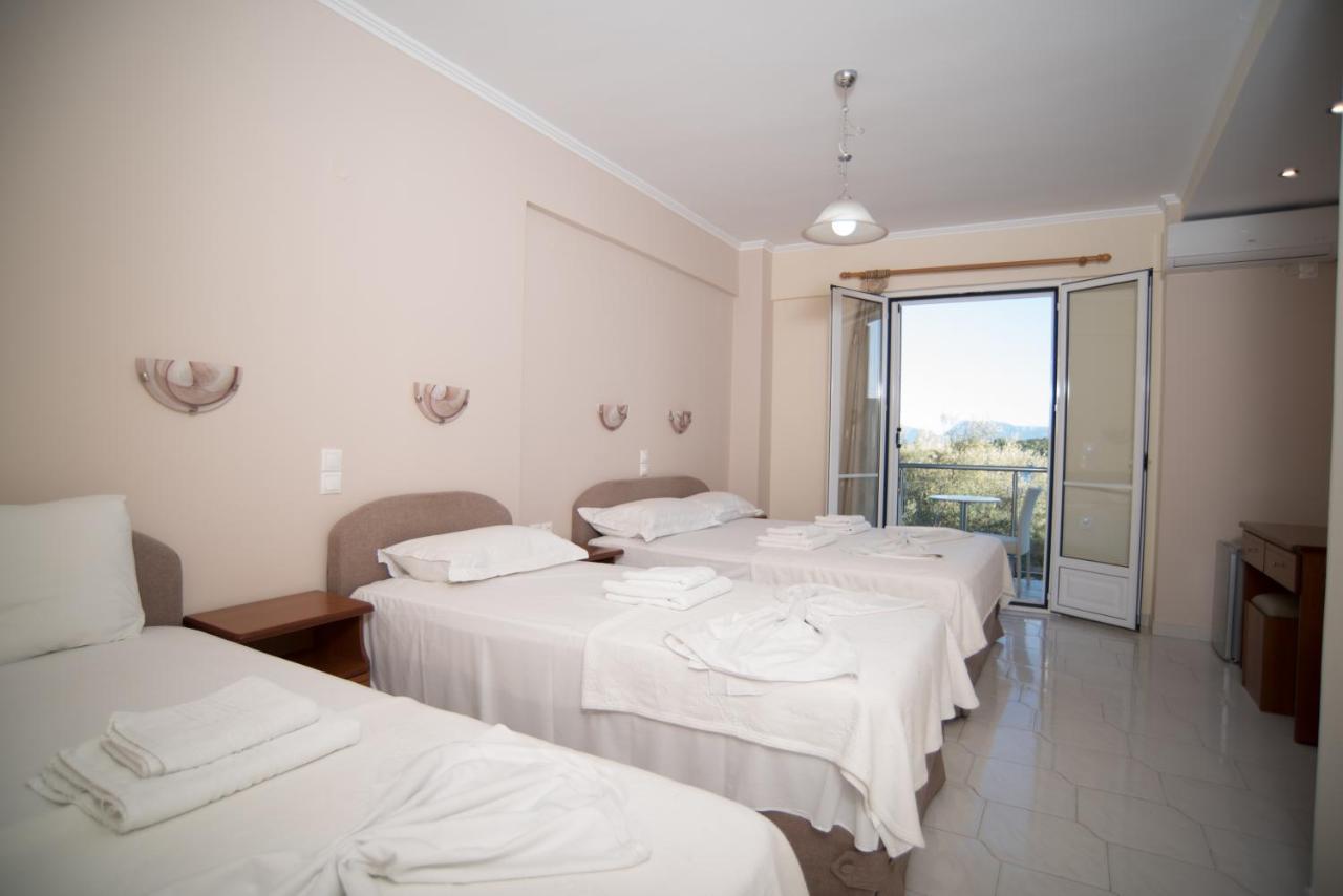 Oasis Hotel Perigiali Bagian luar foto
