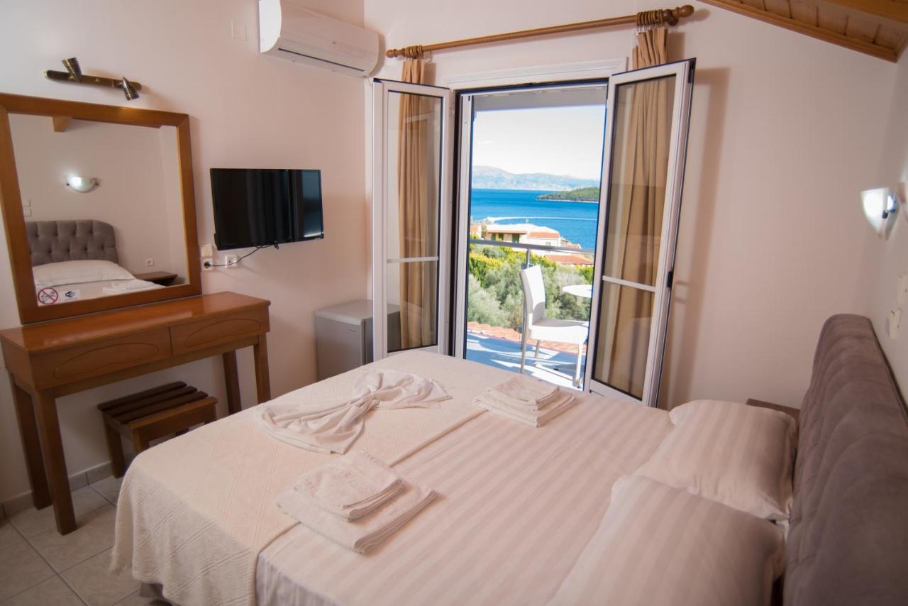 Oasis Hotel Perigiali Bagian luar foto