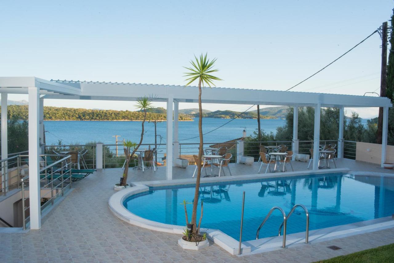 Oasis Hotel Perigiali Bagian luar foto