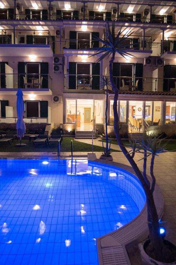 Oasis Hotel Perigiali Bagian luar foto